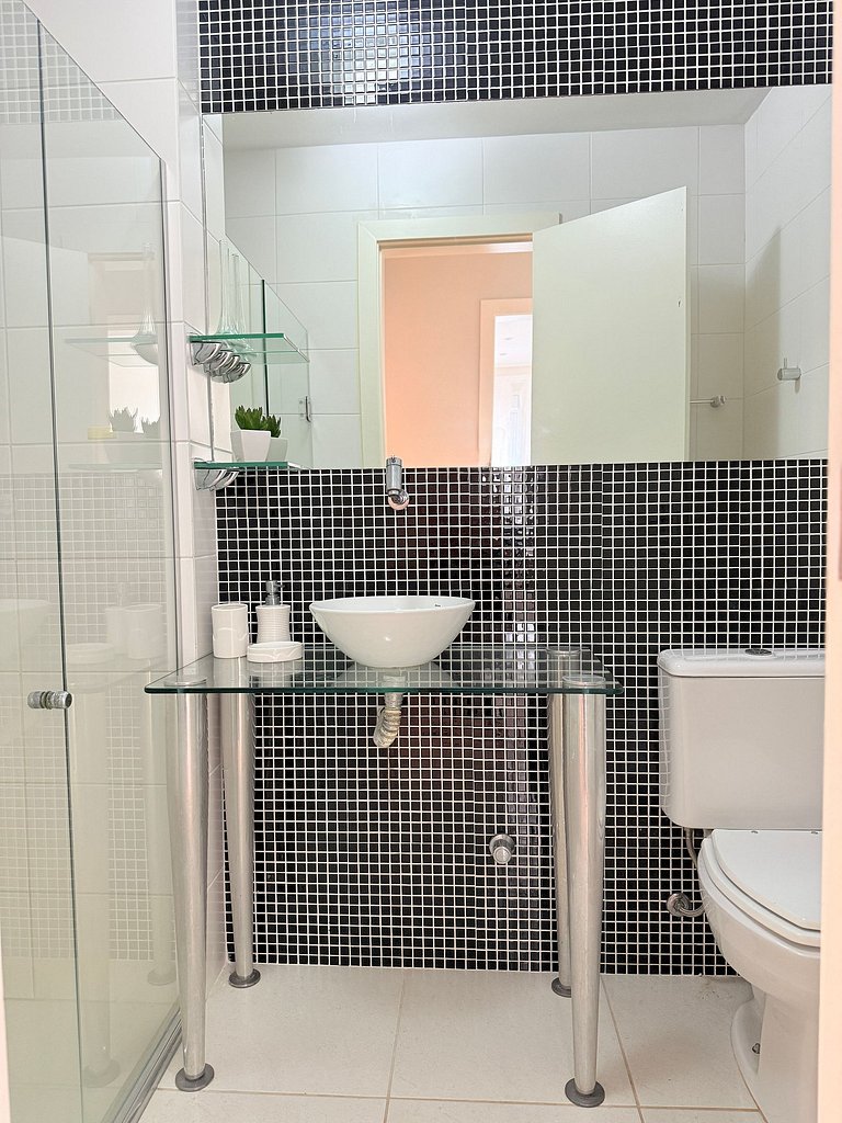 Ground floor apartment, between swimming pools, sun and beac