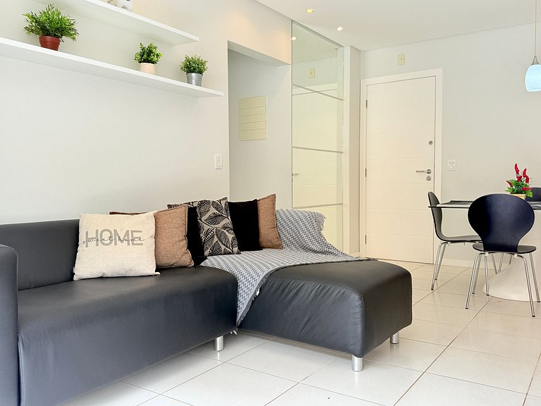 Ground floor apartment, between swimming pools, sun and beac