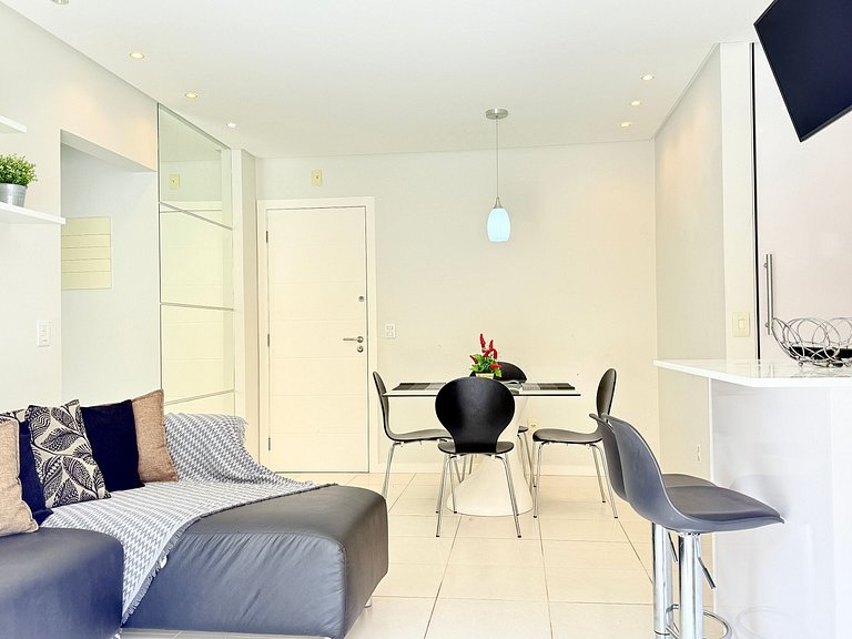 Ground floor apartment, between swimming pools, sun and beac
