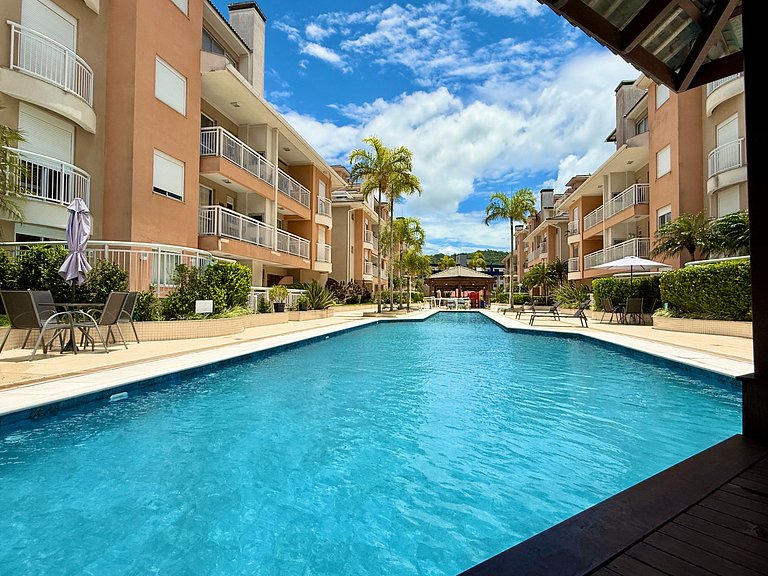 Apê térreo c/piscina privativa+social 140m praia