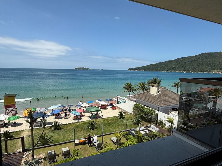 Nascer do sol , vista incrível e pé na areia