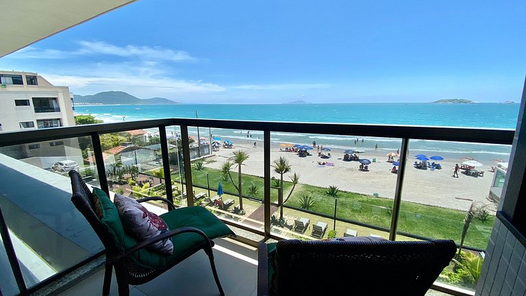 Nascer do sol , vista incrível e pé na areia
