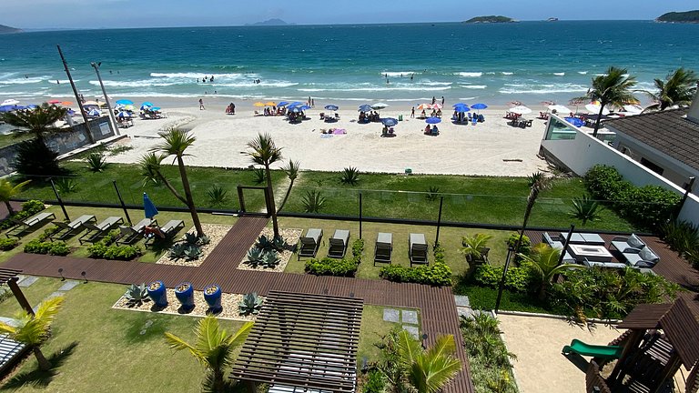 Nascer do sol , vista incrível e pé na areia