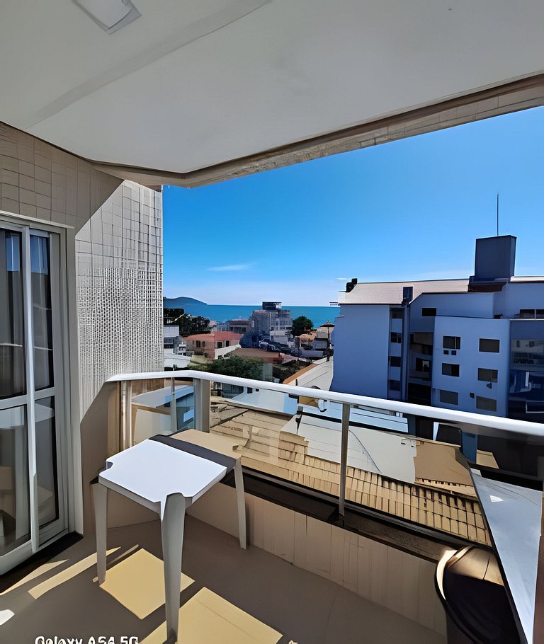 Vista incrível do mar + piscina e praia pertinho