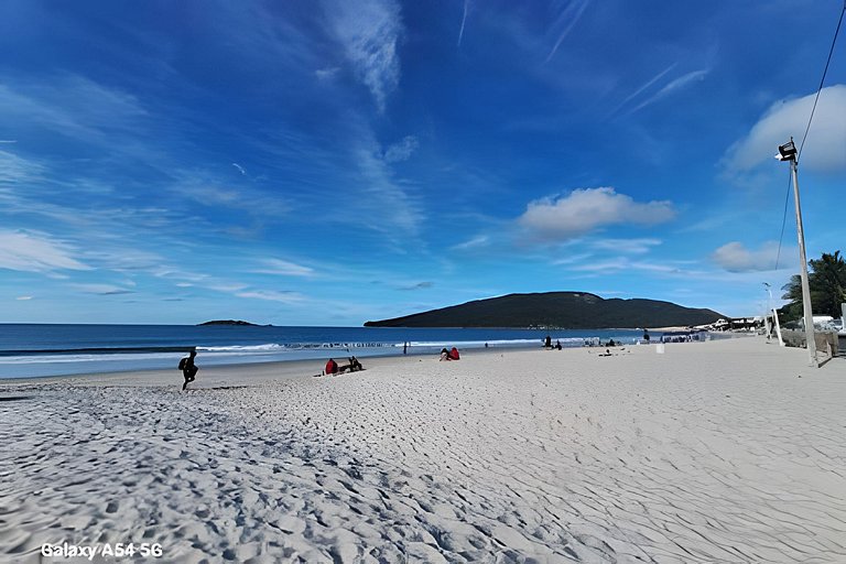 Vista incrível do mar + piscina e praia pertinho