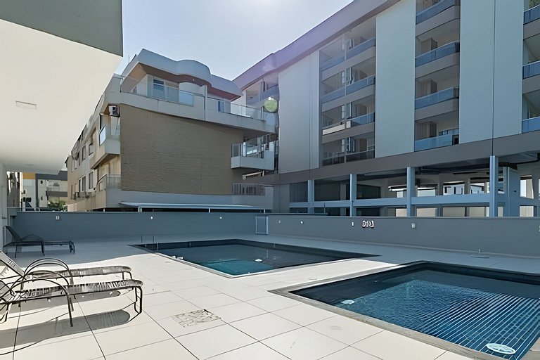 Vista incrível do mar + piscina e praia pertinho