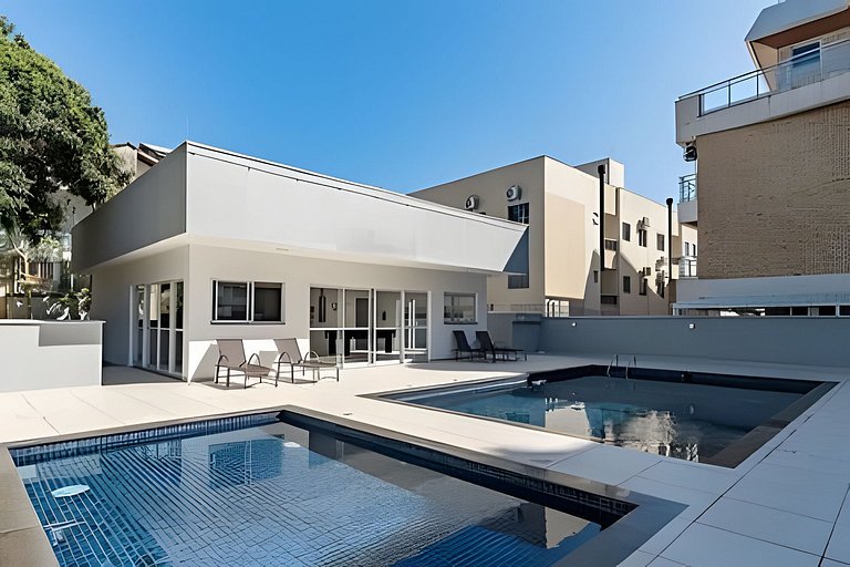 Vista incrível do mar + piscina e praia pertinho