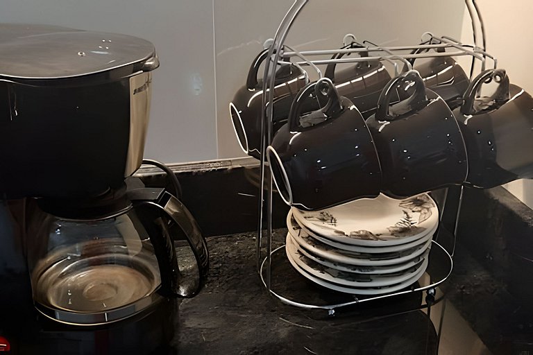 Apto 400m da praia no centrinho dos ingleses