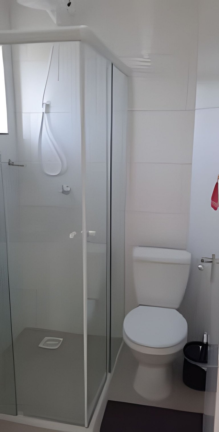 Apto Novo 400m da praia no centrinho dos ingleses