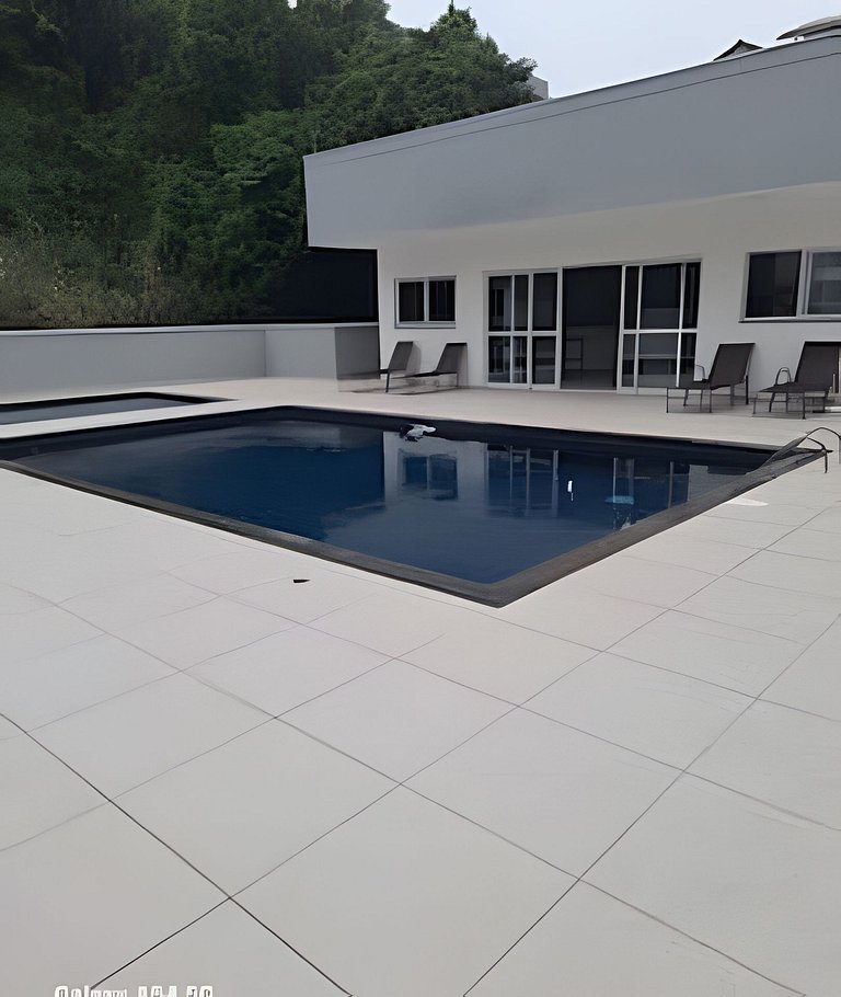 Lindo Apto 40m do mar c/piscina 1 vaga garagem