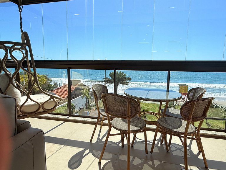 Oceano à Vista: Experiência de Luxo à Beira-Mar
