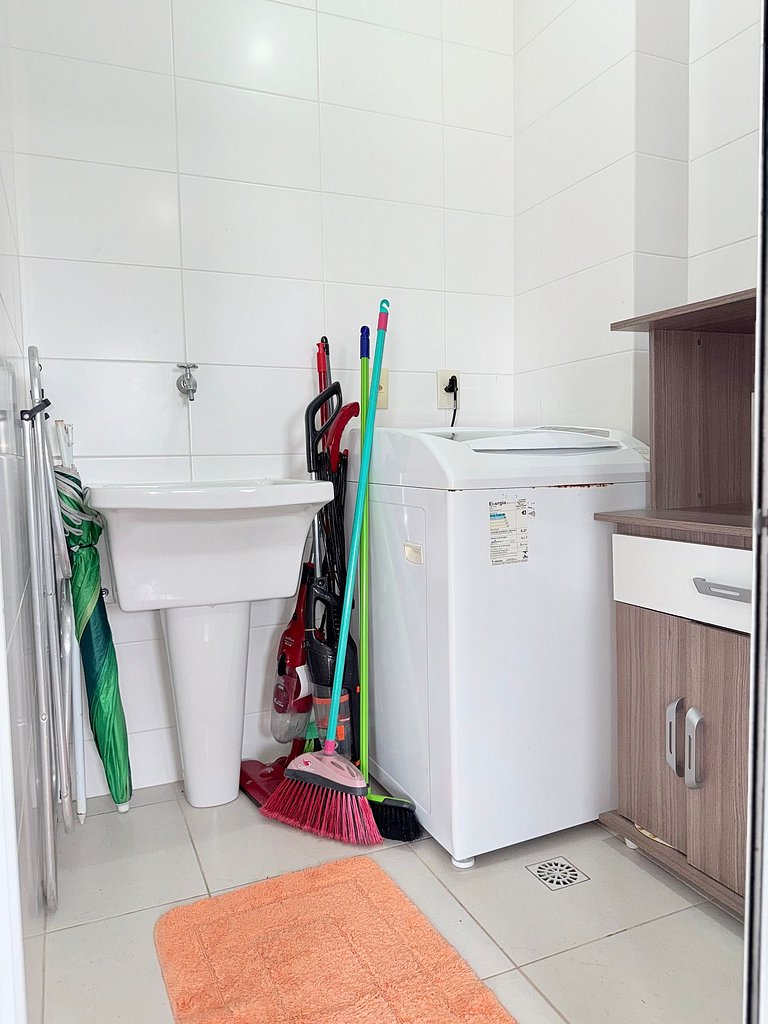 Relaxe nesse apê na praia e c/ piscina