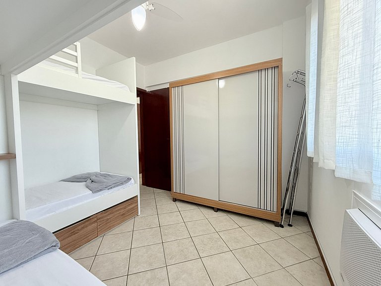 Refúgio familiar c/quiosque, piscinas e praia