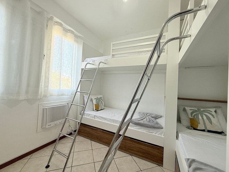 Refúgio familiar c/quiosque, piscinas e praia