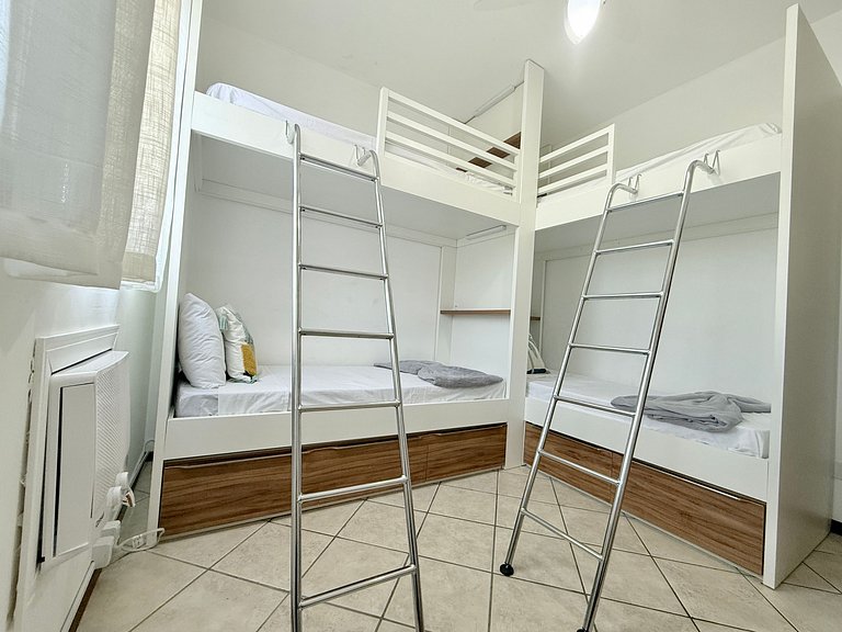 Refúgio familiar c/quiosque, piscinas e praia