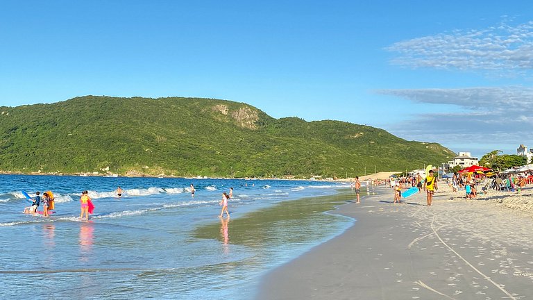 Apto 400m da praia no centrinho dos ingleses