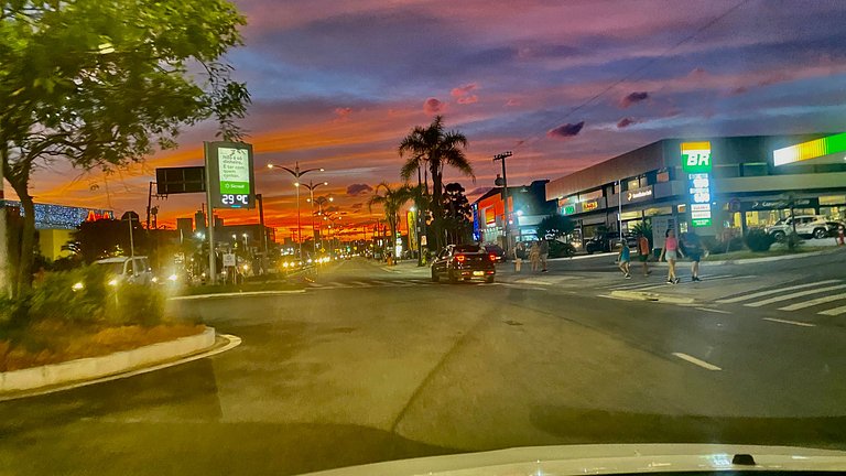 Apê Centrinho dos Ingleses - 400 metros da praia