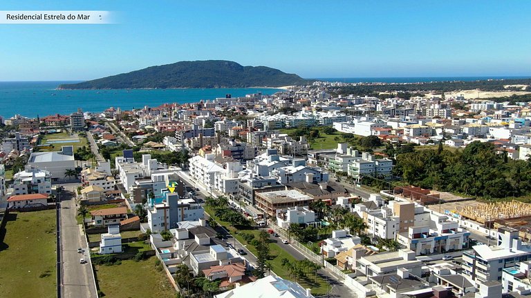 Espaço prático e clean 700 mts praia
