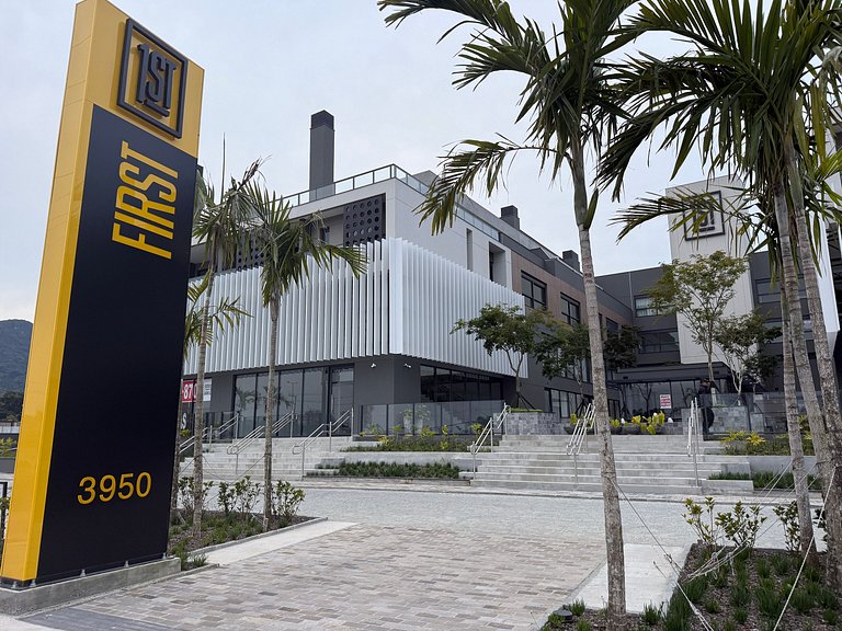 Estudio moderno e cheio de estilo-polo tecnológico