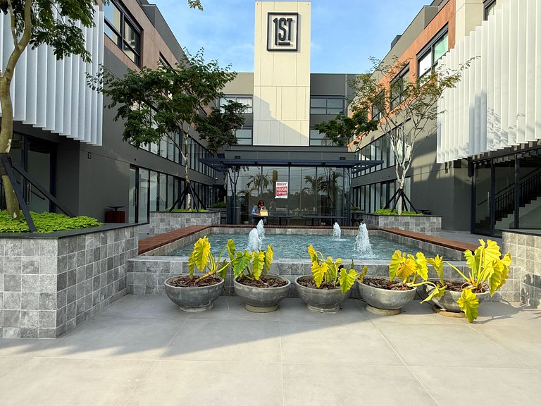 Estudio moderno e cheio de estilo-polo tecnológico