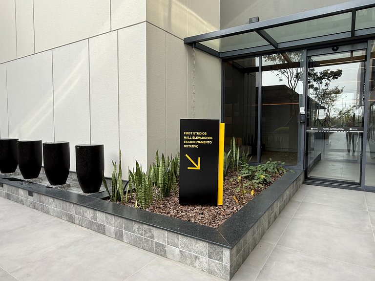 Estudio moderno e cheio de estilo-polo tecnológico