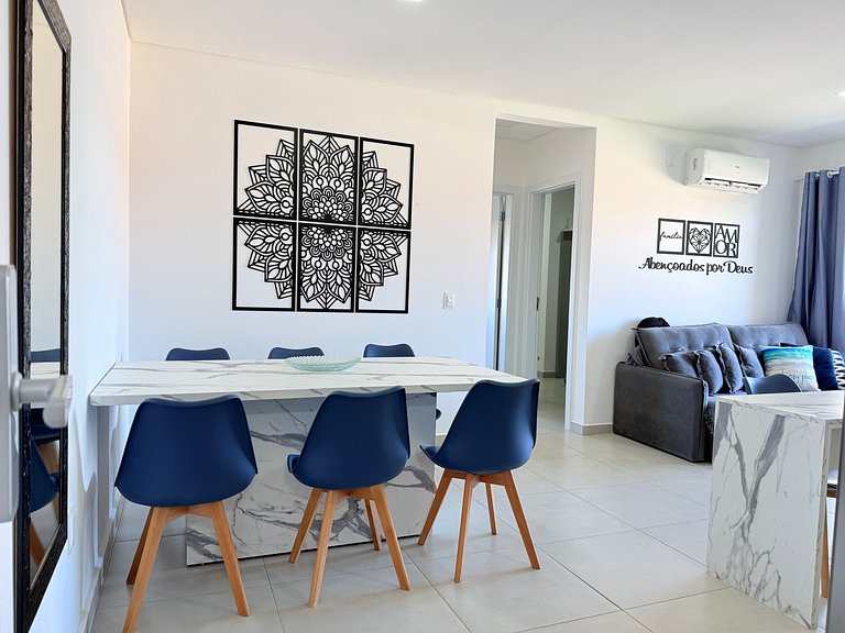 Apto 400m da praia no centrinho dos ingleses