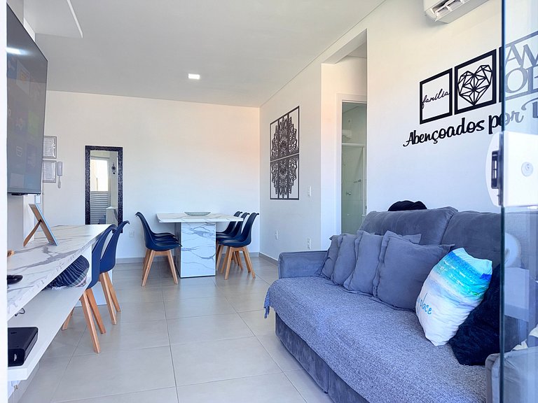 Apto 400m da praia no centrinho dos ingleses