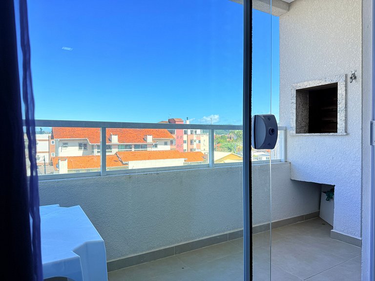 Apto 400m da praia no centrinho dos ingleses