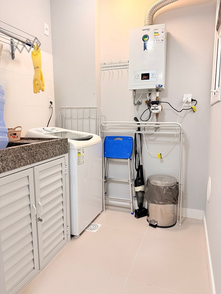 Piscina de Resort, Clima de Praia, 400 m do Mar!