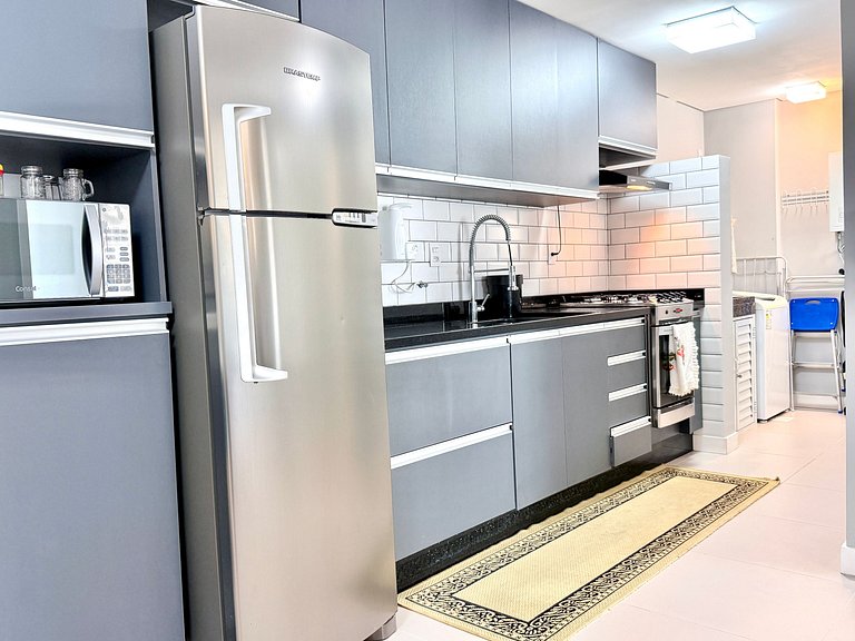 Piscina de Resort, Clima de Praia, 400 m do Mar!