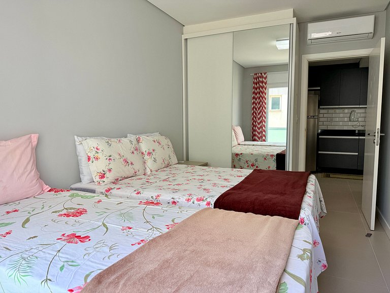 Piscina de Resort, Clima de Praia, 400 m do Mar!