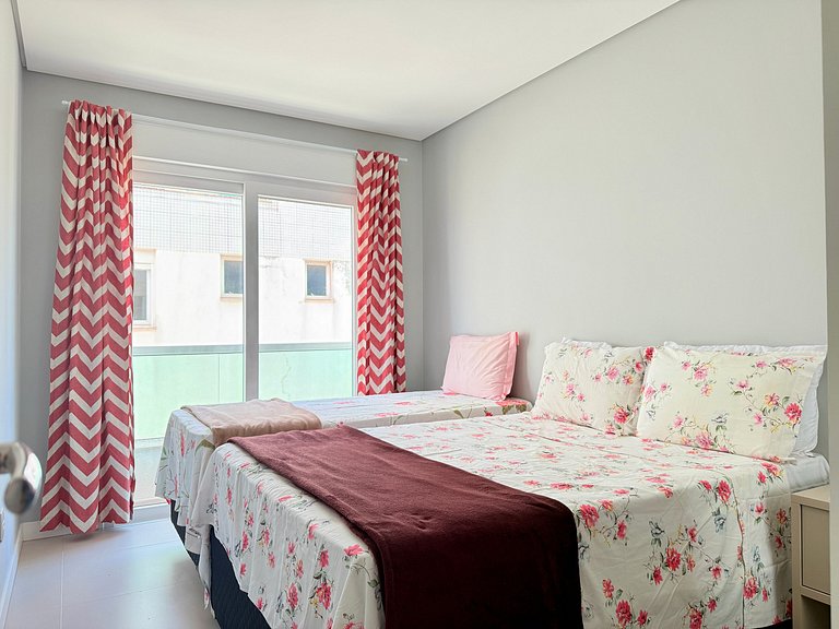 Piscina de Resort, Clima de Praia, 400 m do Mar!