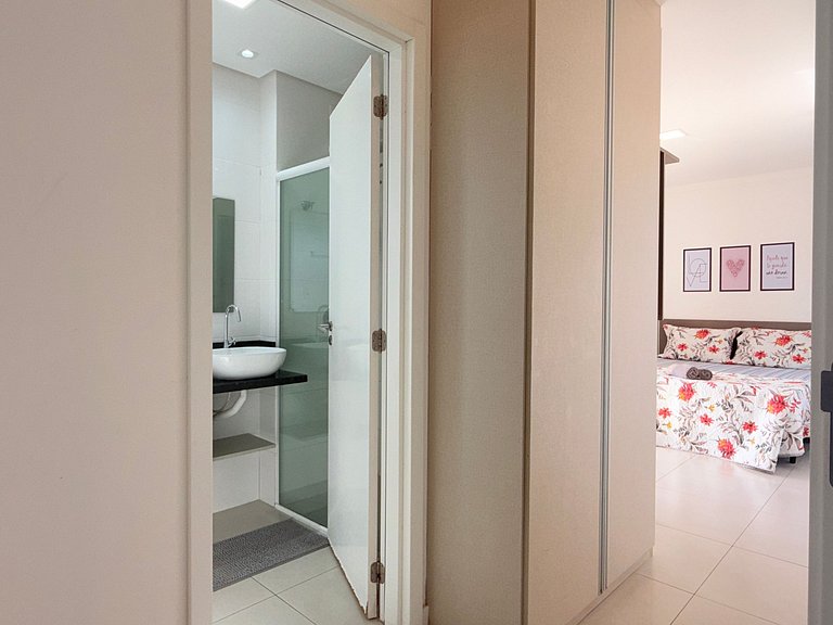 Vista incrível do mar + piscina e praia pertinho