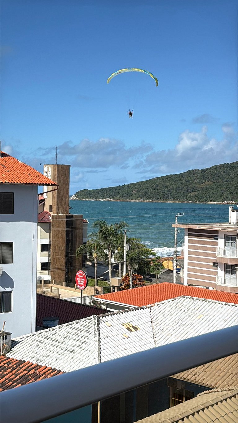 Vista incrível do mar + piscina e praia pertinho