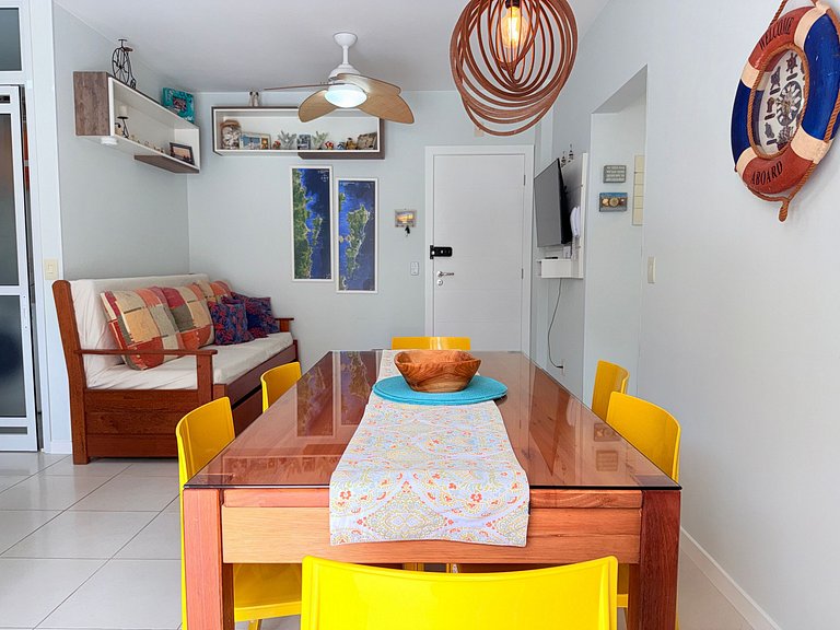 Apartamento terreo, entre piscinas, sol e praia