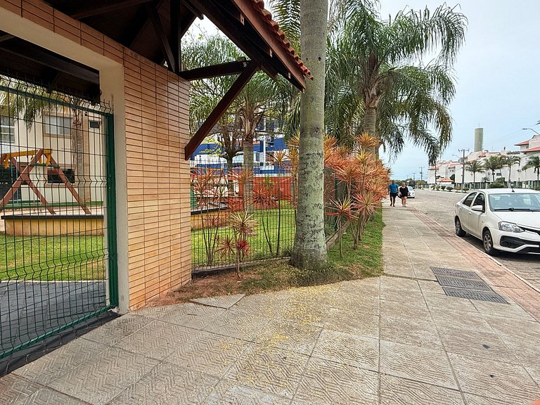Caminhe 150 m até a praia, volte p/piscina e quiosque com ch
