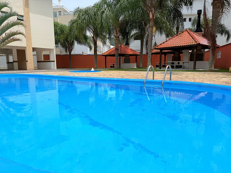 Caminhe 150 m até a praia, volte p/piscina e quiosque com ch