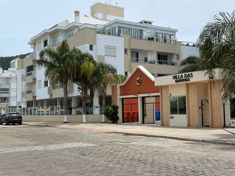 Caminhe 150 m até a praia, volte p/piscina e quiosque com ch