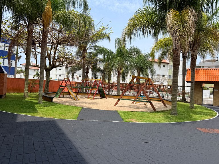 Caminhe 150 m até a praia, volte p/piscina e quiosque com ch