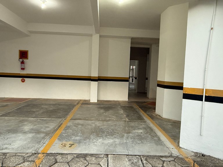 Refúgio familiar c/quiosque, piscinas e praia