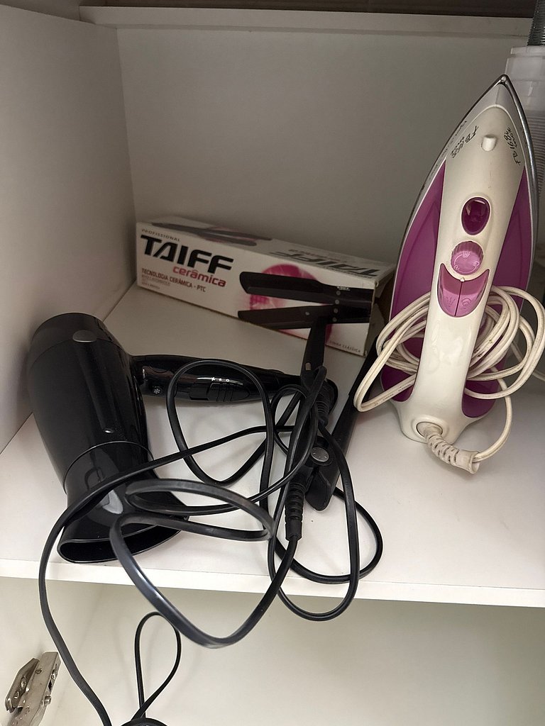 Refúgio familiar c/quiosque, piscinas e praia