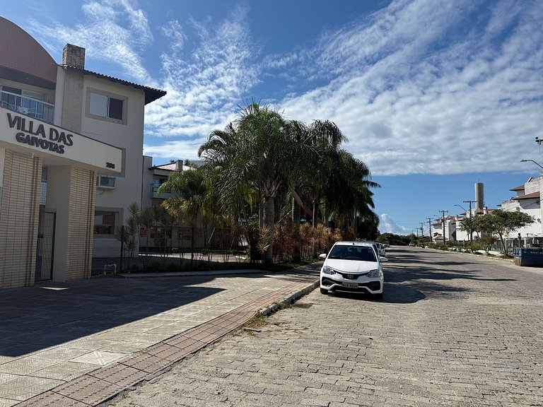 Refúgio familiar c/quiosque, piscinas e praia