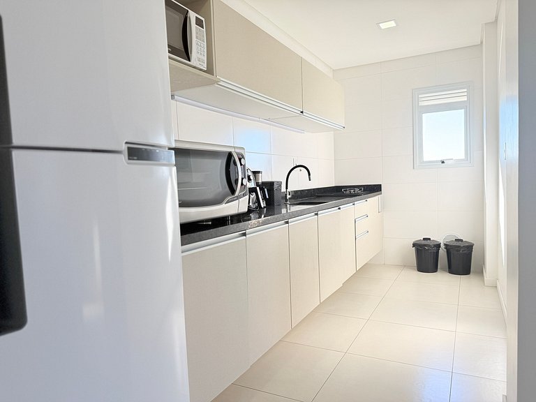 Vista incrível do mar + piscina e praia pertinho