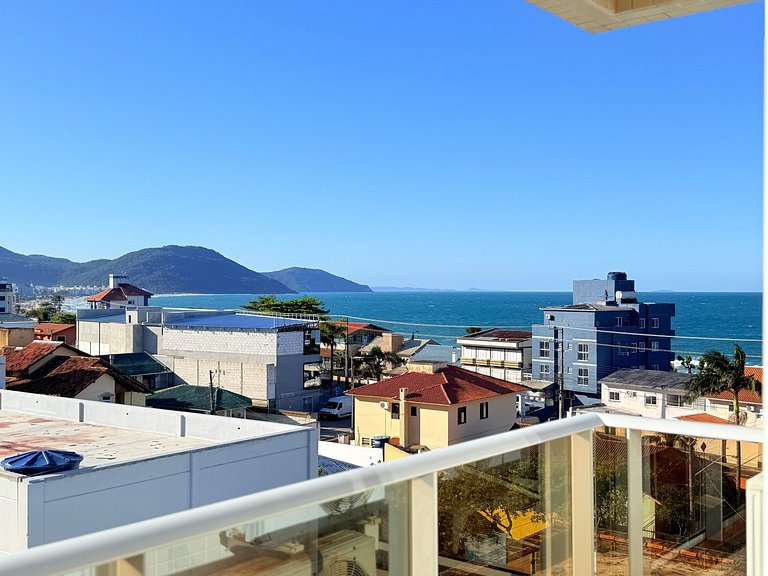 Vista incrível do mar + piscina e praia pertinho