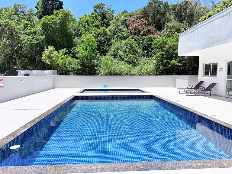 Apê 1 dorm. garagens grandes- Passos da Praia e centrinho do