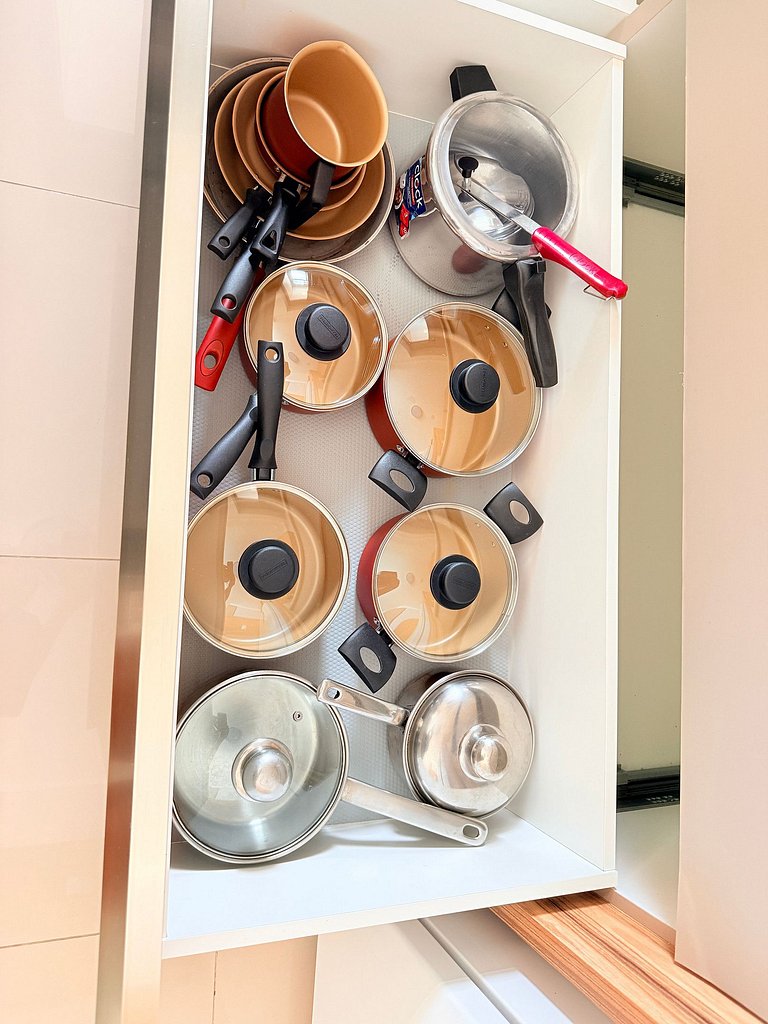 Apê c/ 2 suítes em residencial beira Mar c/piscin