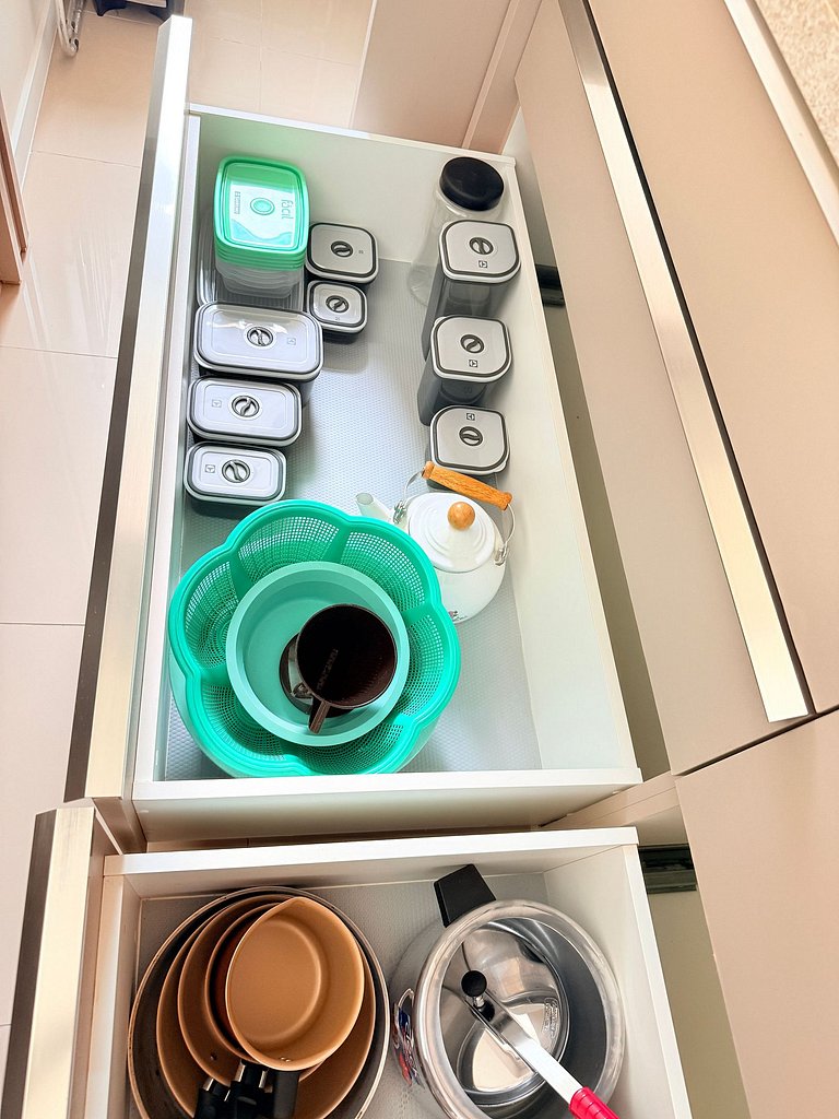 Apê c/ 2 suítes em residencial beira Mar c/piscin