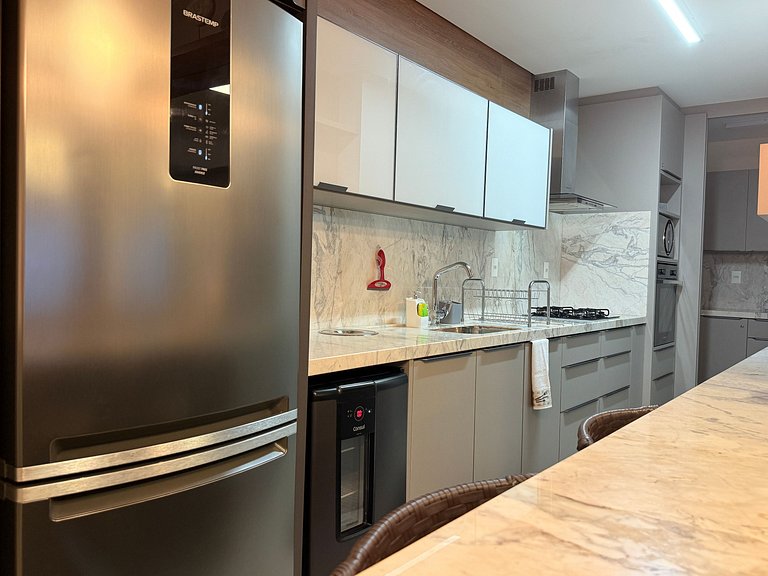 Apê c/ Vista do mar e piscinas fascinantes