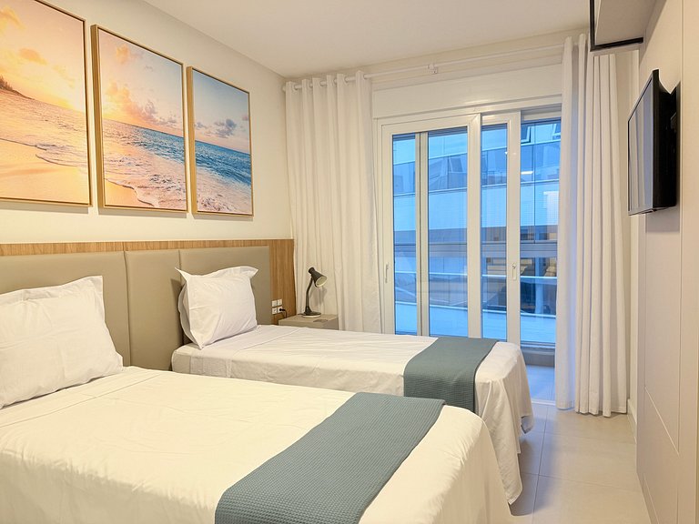 Apê c/ Vista do mar e piscinas fascinantes