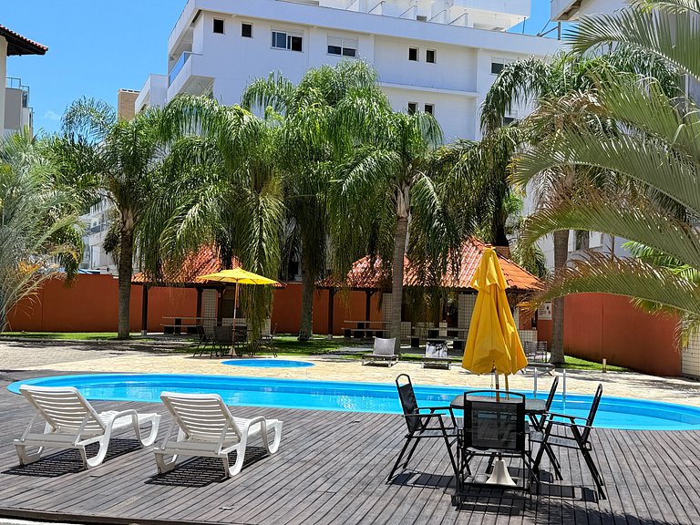 Caminhe 150 m até a praia, volte p/piscina e quiosque com ch